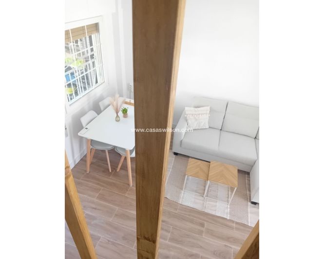 Image No.5-2 Bed Townhouse for sale