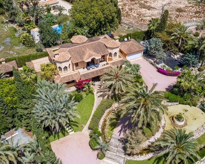 Image No.1-5 Bed Villa for sale