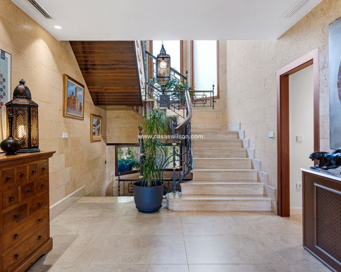 Image No.21-5 Bed Villa for sale