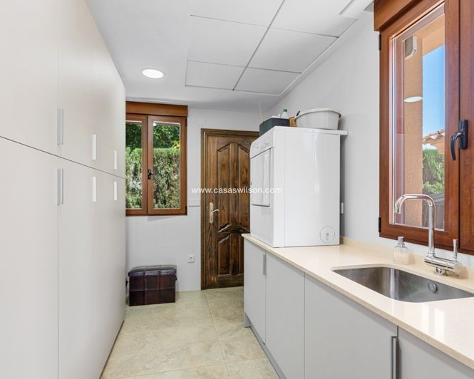 Image No.29-5 Bed Villa for sale