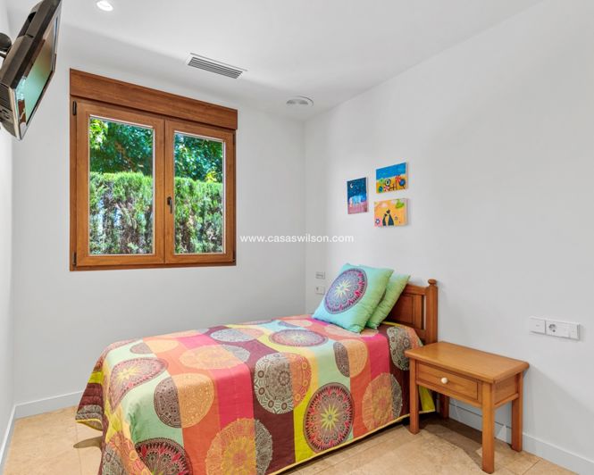 Image No.30-5 Bed Villa for sale