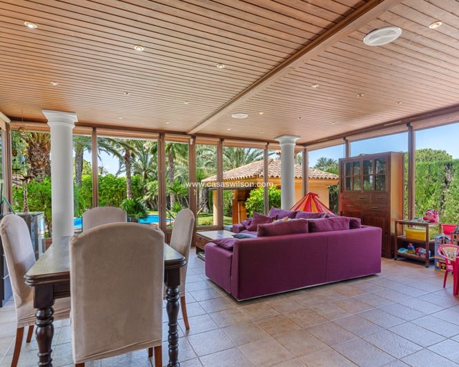 Image No.38-5 Bed Villa for sale