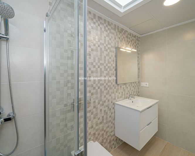 Image No.11-3 Bed Villa for sale