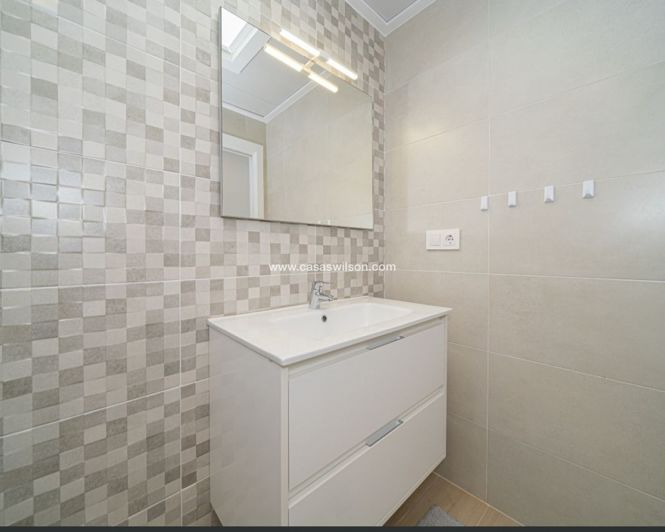 Image No.17-3 Bed Villa for sale