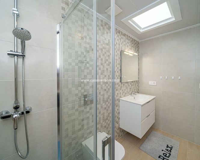 Image No.18-3 Bed Villa for sale