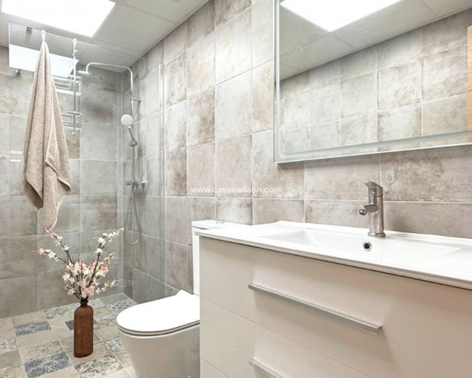 Image No.5-1 Bed Property for sale