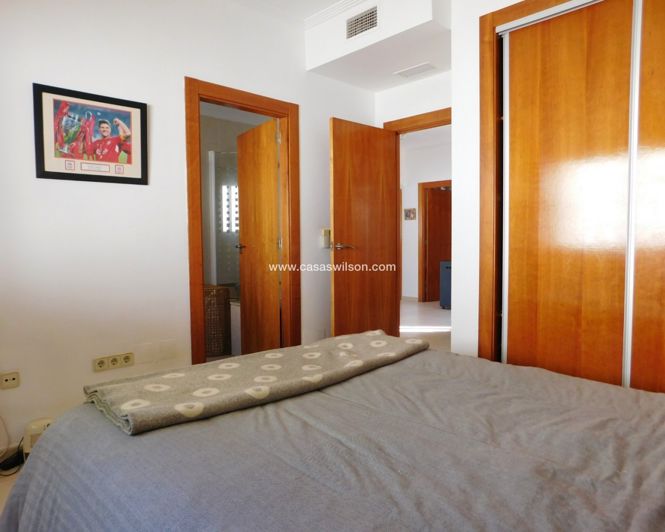 Image No.19-4 Bed Villa for sale