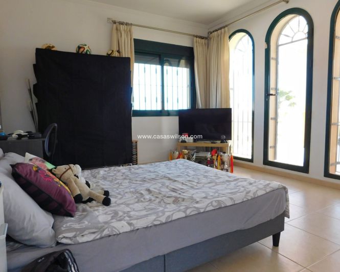 Image No.27-4 Bed Villa for sale