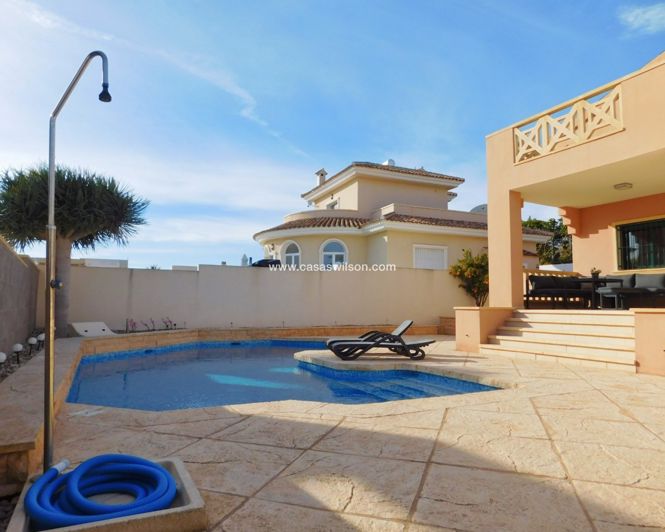 Image No.37-4 Bed Villa for sale