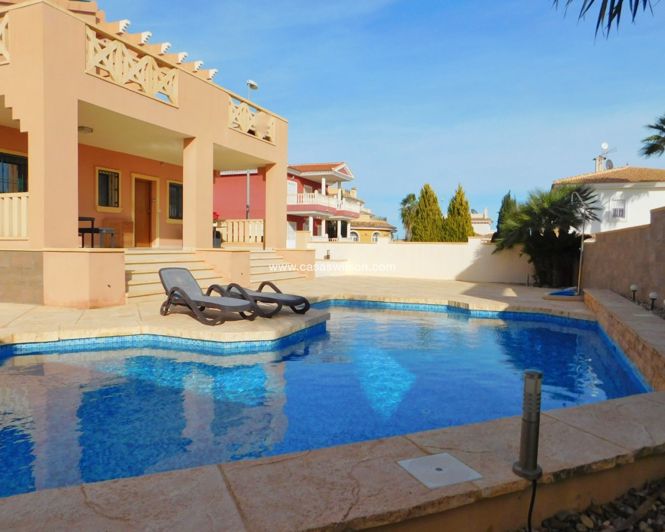 Image No.4-4 Bed Villa for sale