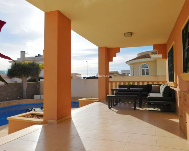 Image No.6-4 Bed Villa for sale