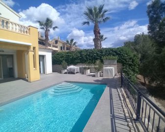 4 Bed Villa for sale