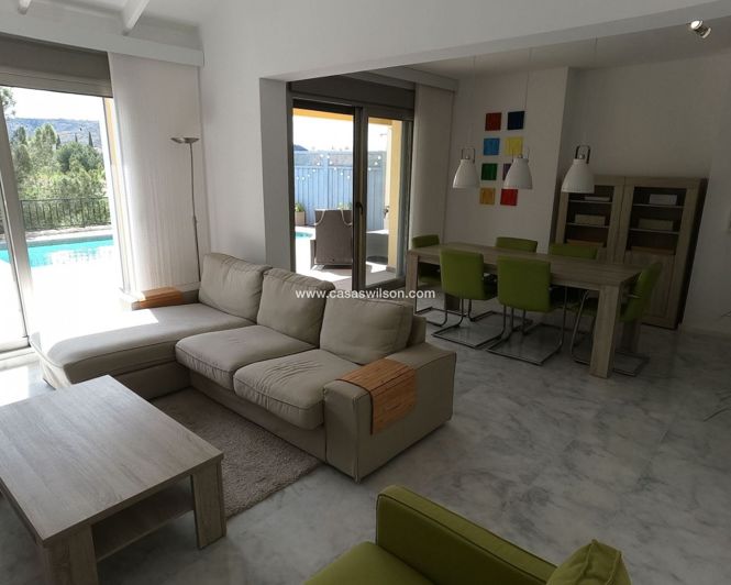 Image No.10-4 Bed Villa for sale