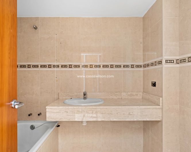 Image No.15-2 Bed Apartment for sale