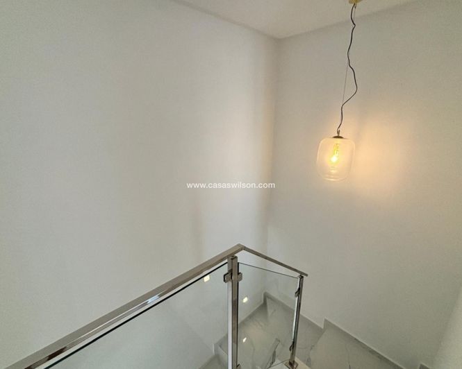 Image No.13-3 Bed Villa for sale