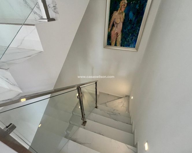 Image No.14-3 Bed Villa for sale