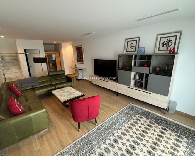 Image No.20-3 Bed Villa for sale