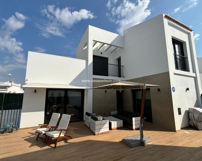 Image No.37-3 Bed Villa for sale