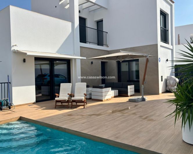 Image No.4-3 Bed Villa for sale