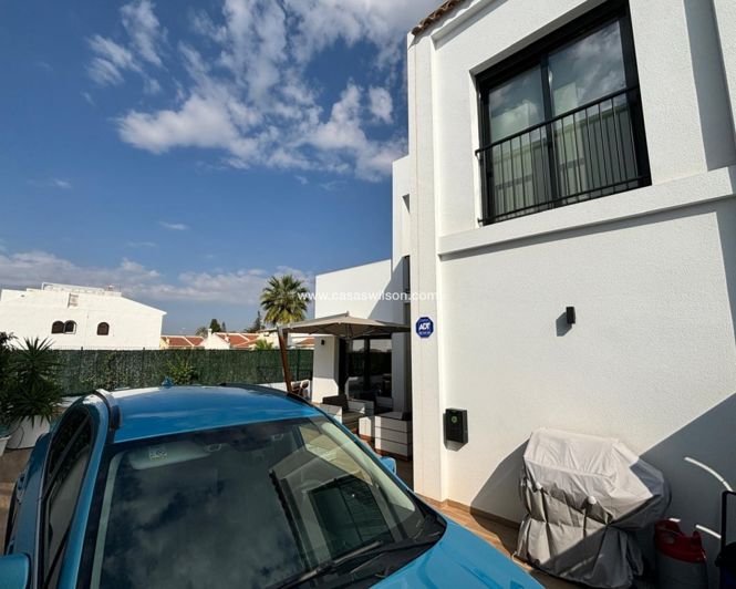 Image No.41-3 Bed Villa for sale