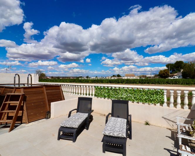 Image No.25-3 Bed Property for sale