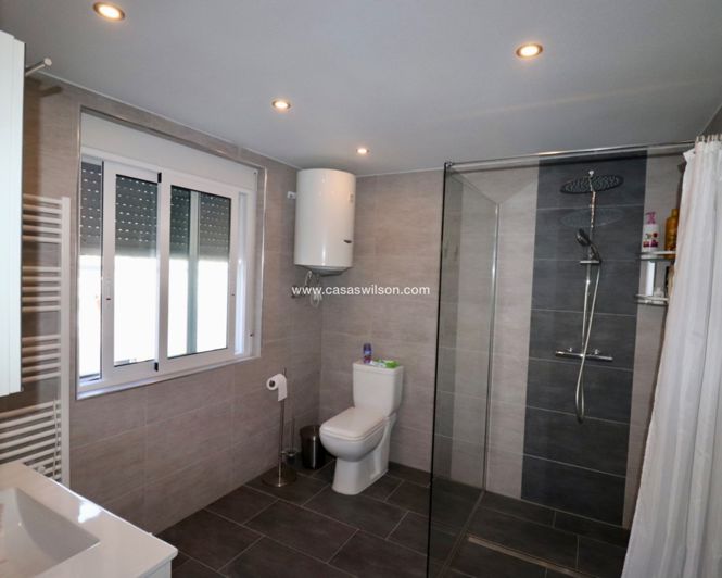 Image No.9-3 Bed Villa for sale