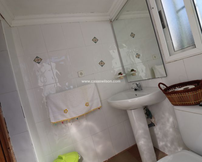 Image No.11-2 Bed Property for sale