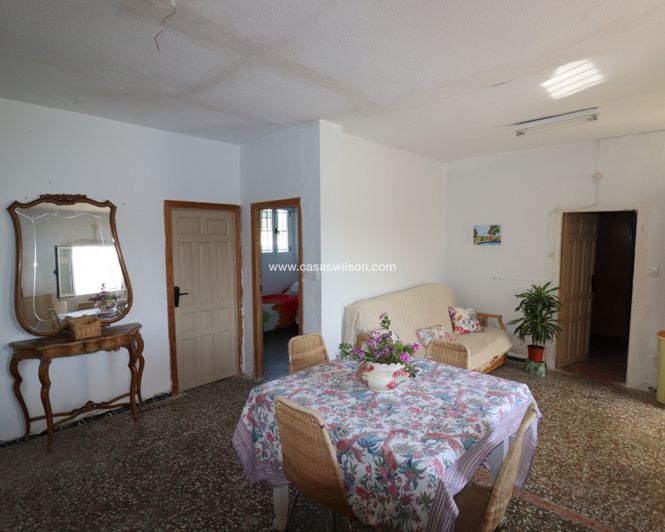 Image No.5-2 Bed Property for sale