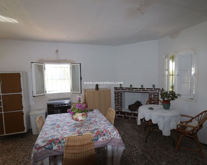 Image No.7-2 Bed Property for sale