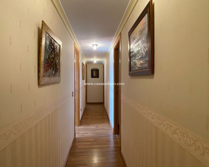 Image No.11-4 Bed Apartment for sale