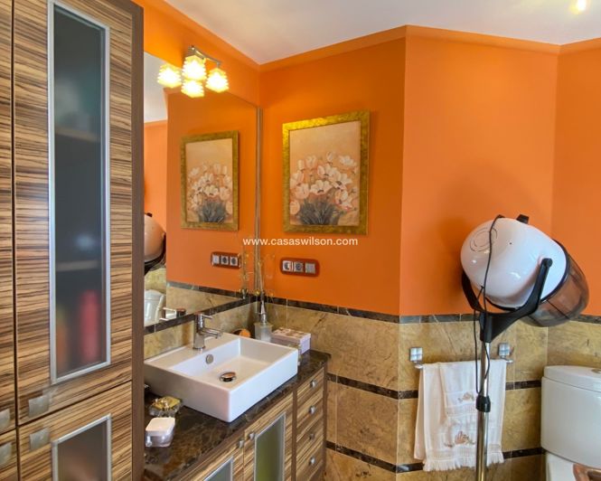 Image No.15-4 Bed Apartment for sale