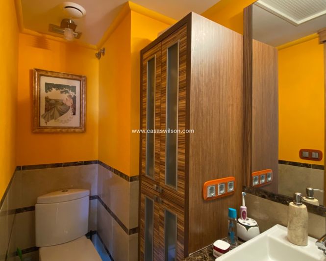 Image No.25-4 Bed Apartment for sale