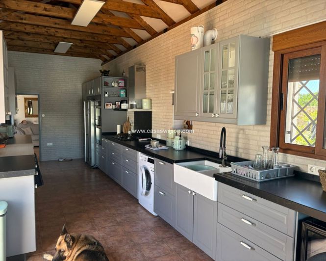 Image No.16-5 Bed Villa for sale