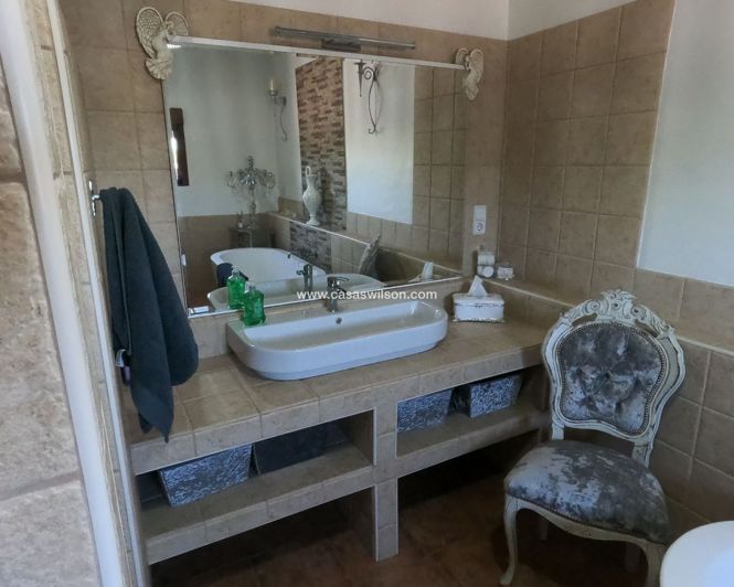 Image No.20-5 Bed Villa for sale