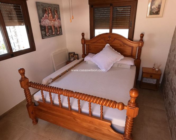 Image No.40-5 Bed Villa for sale