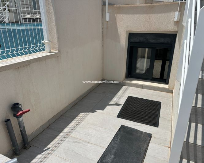 Image No.17-5 Bed Villa for sale