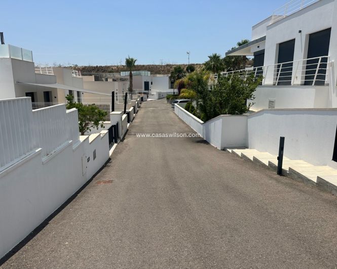 Image No.38-5 Bed Villa for sale