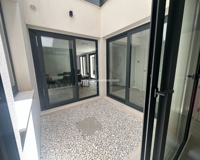 Image No.9-5 Bed Villa for sale