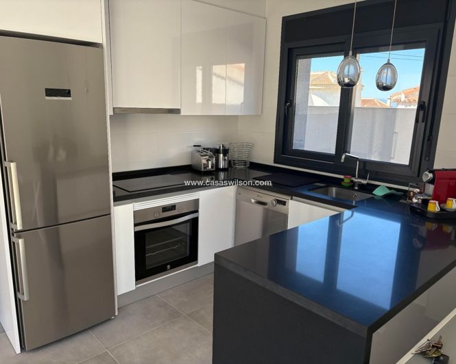 Image No.3-3 Bed Villa for sale