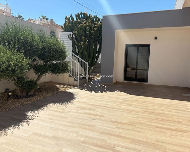 Image No.8-3 Bed Villa for sale