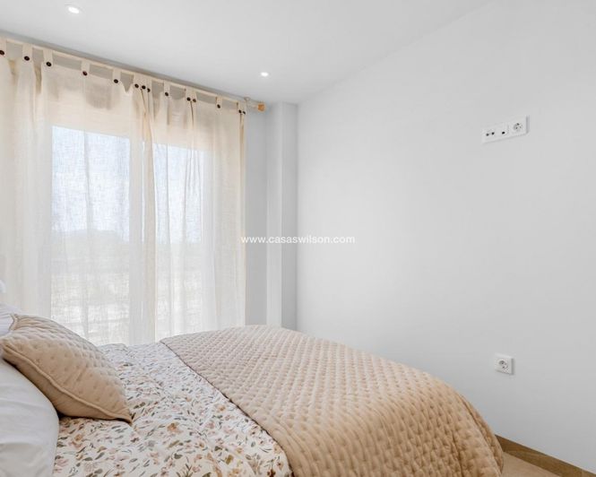 Image No.22-3 Bed Apartment for sale