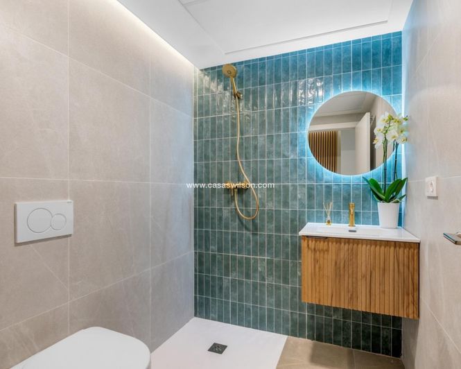 Image No.18-3 Bed Apartment for sale