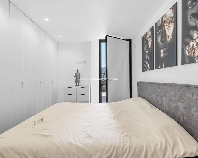 Image No.20-2 Bed Apartment for sale