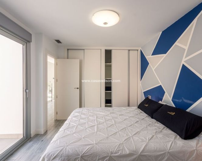 Image No.18-3 Bed Villa for sale