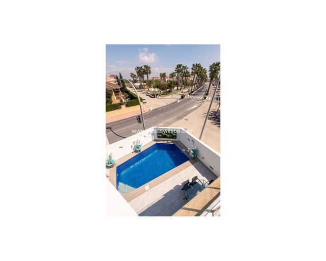 Image No.33-3 Bed Villa for sale