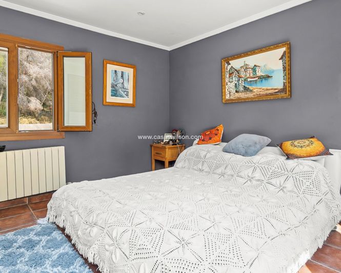 Image No.29-4 Bed Property for sale