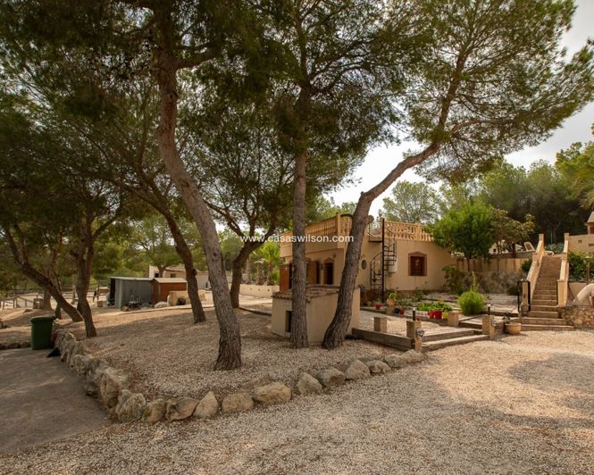 Image No.34-4 Bed Property for sale