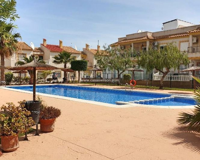 Image No.1-3 Bed Townhouse for sale