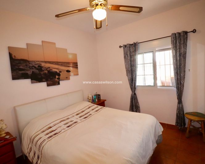 Image No.11-5 Bed Property for sale