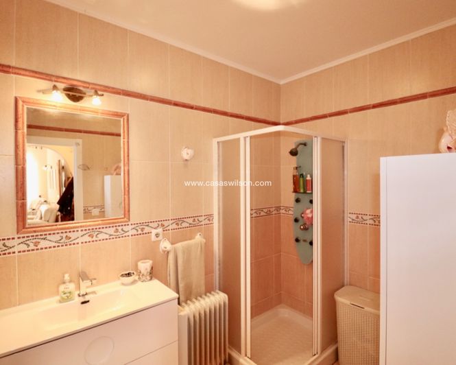 Image No.13-5 Bed Property for sale